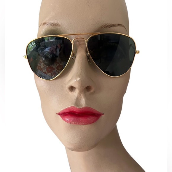 Vintage Ray Ban Aviator Sunglasses with Original Case- In Pristine condition! - Picture 2 of 7